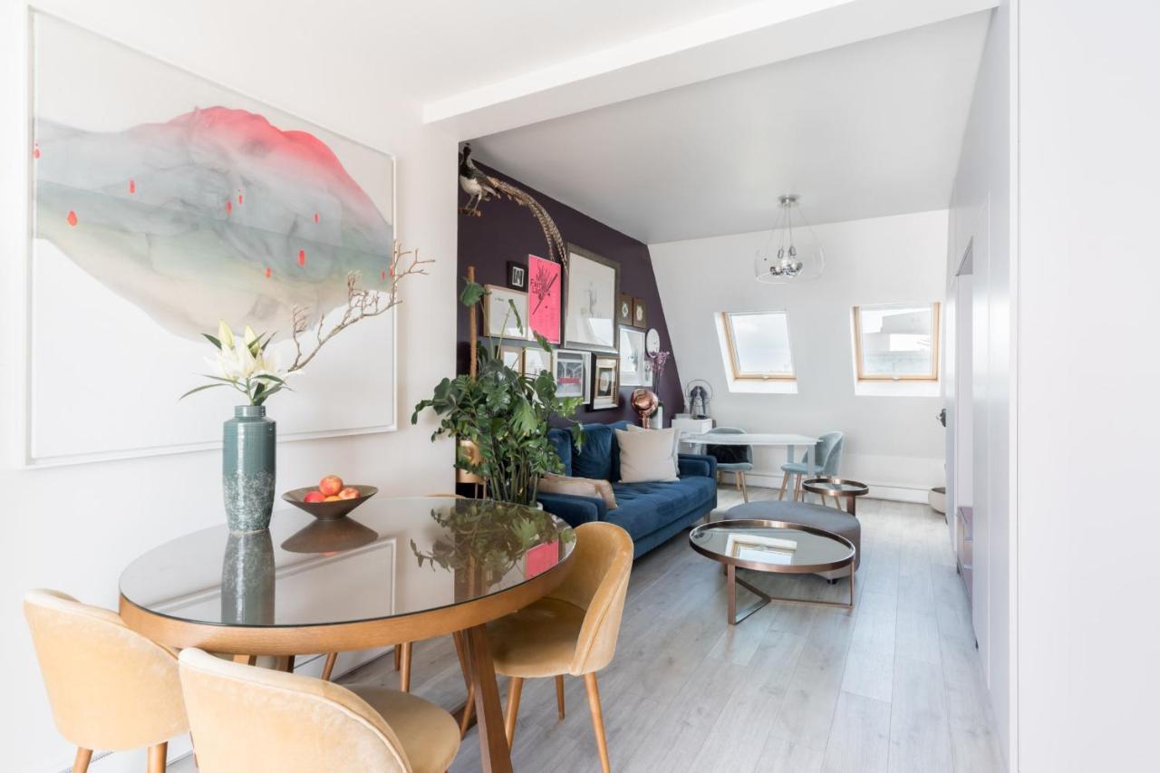 Bright And Homely 1 Bedroom Rooftop Apartment In The Marais In Parigi Esterno foto