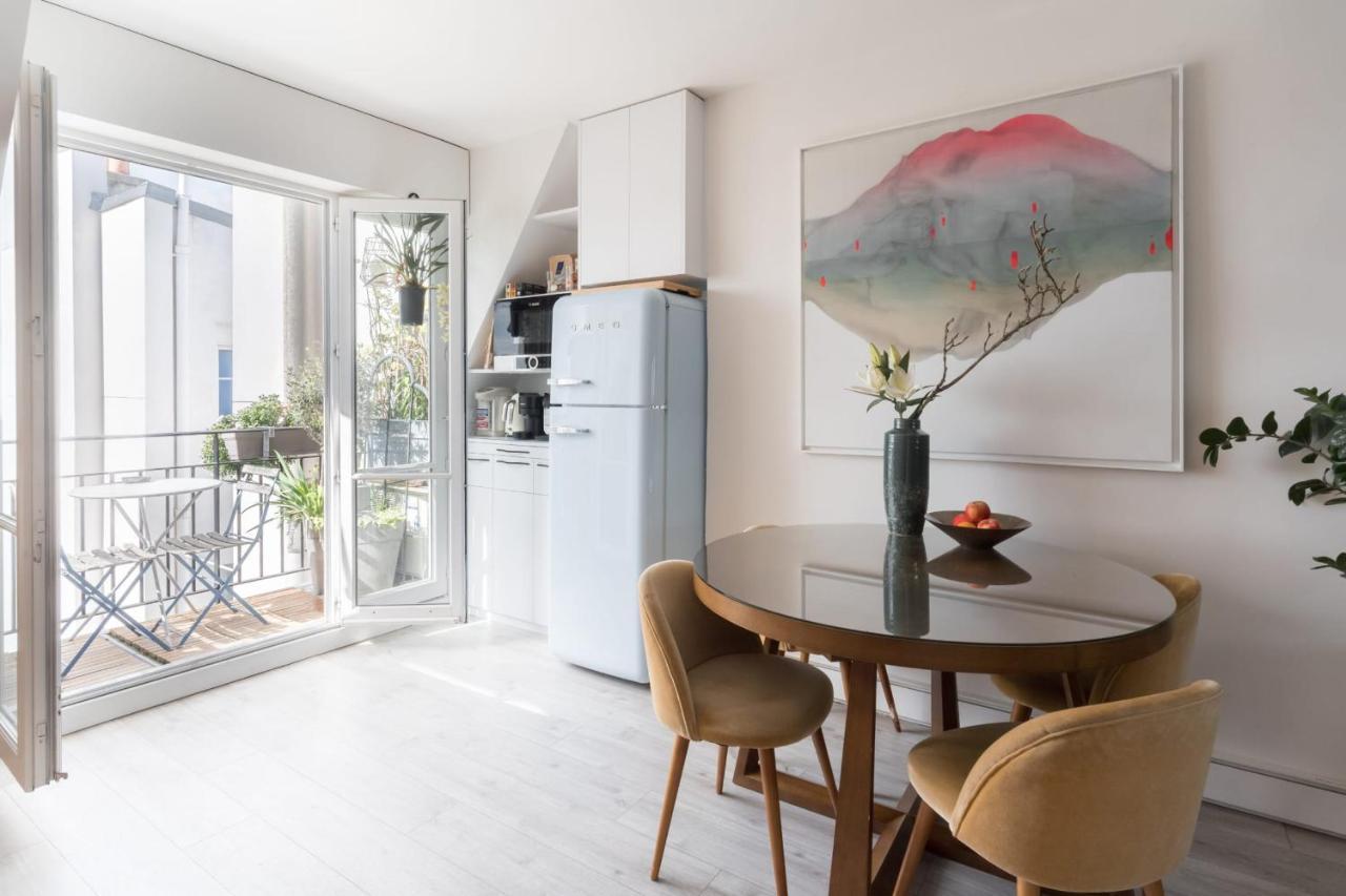 Bright And Homely 1 Bedroom Rooftop Apartment In The Marais In Parigi Esterno foto