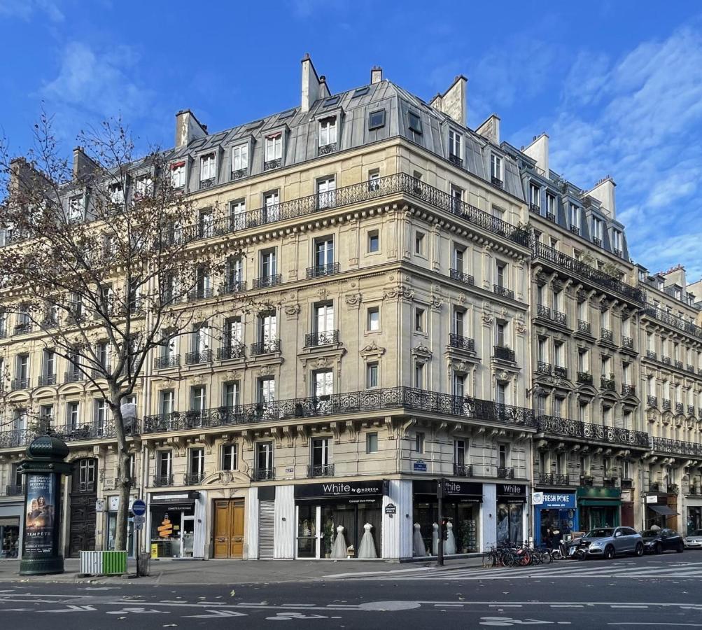 Bright And Homely 1 Bedroom Rooftop Apartment In The Marais In Parigi Esterno foto